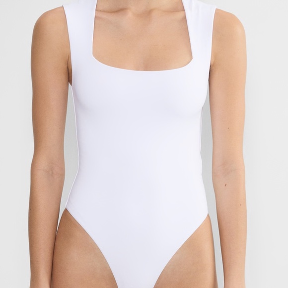 Aritzia Contour Esteem Bodysuit - Picture 1 of 4